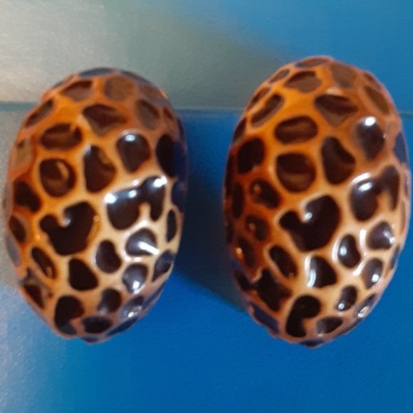 Kenneth Jay Lane Jewelry - KENNETH JAY LANE EARRINGS Clip Dome  Leopard